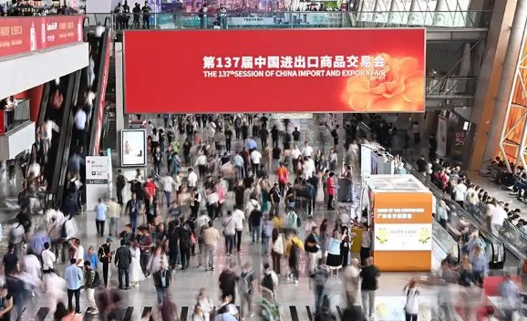 從廣交會(huì )看中國外貿的“暖意”“新意”“誠意”